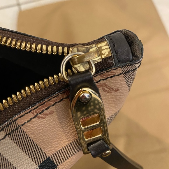 Burberry Tote - Picture 11 of 13